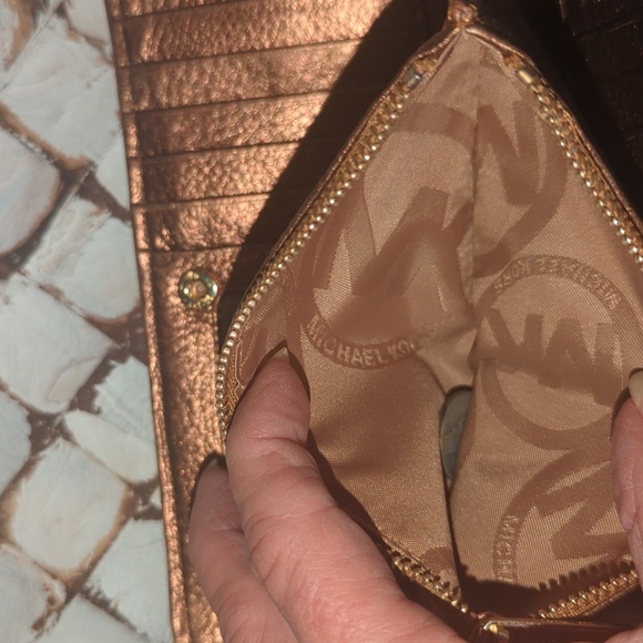 Michael Kors Bronze Leather wallet - Picture 11 of 14